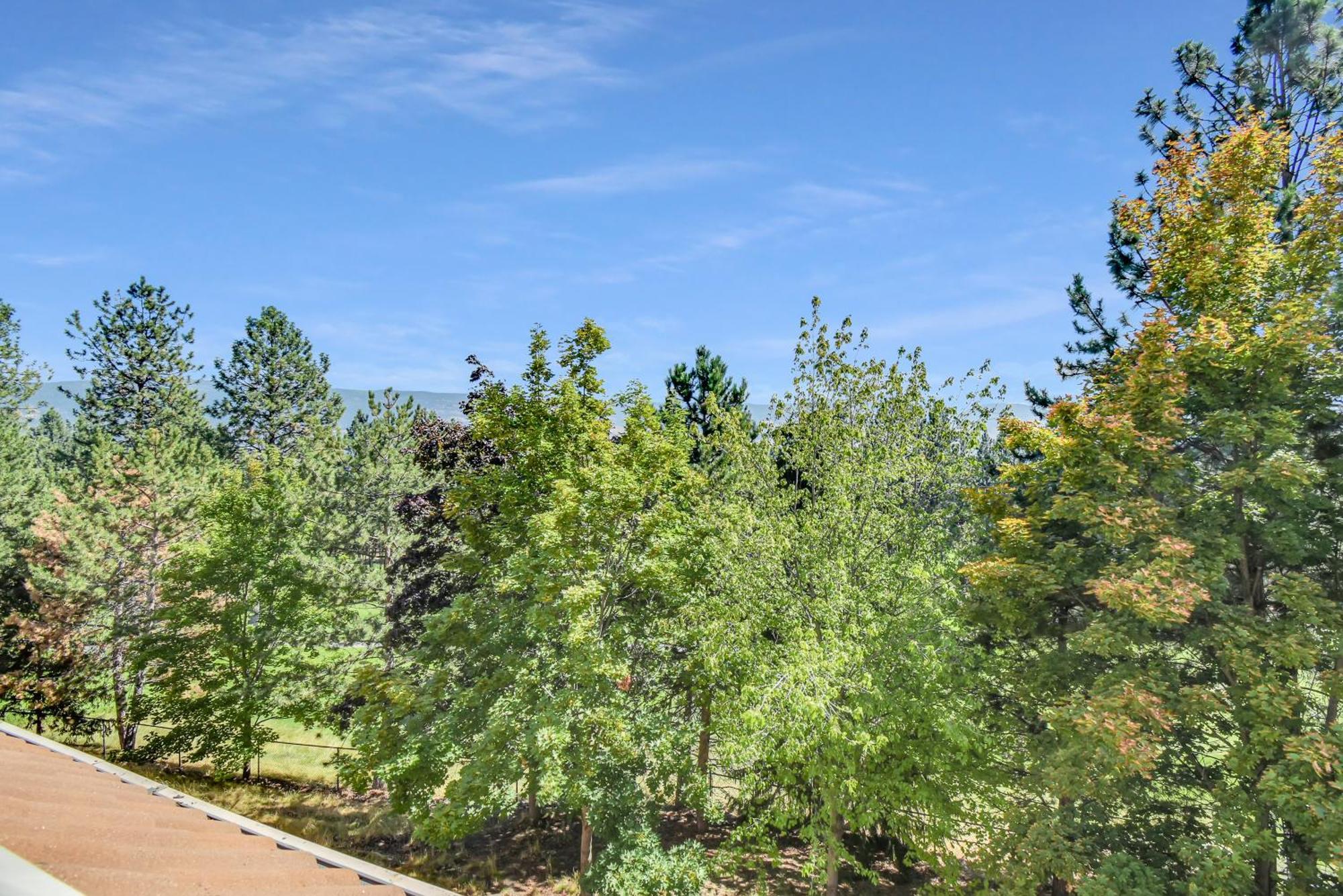 Borgata Lodge Resort Kelowna Exterior foto